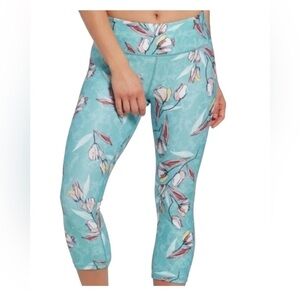 CALIA by Carrie underwood essential tight fit printed capri